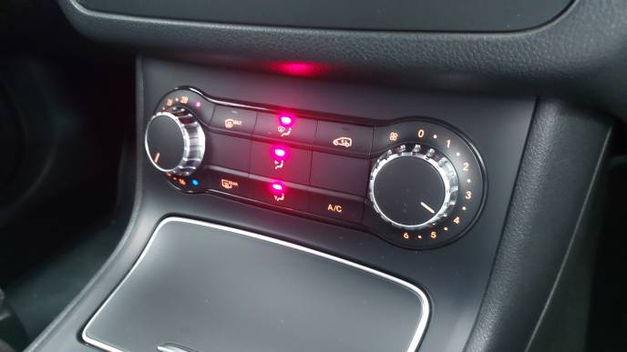 MERCEDES-BENZ B 180D