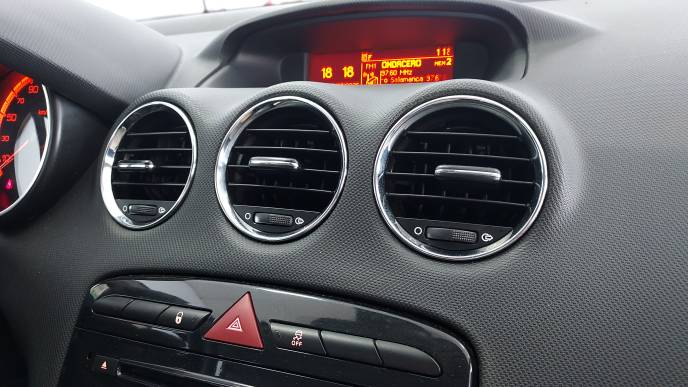 PEUGEOT 308 1.6 HDI