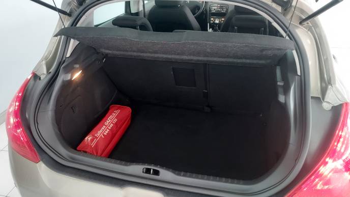 PEUGEOT 308 2.0 HDI 
