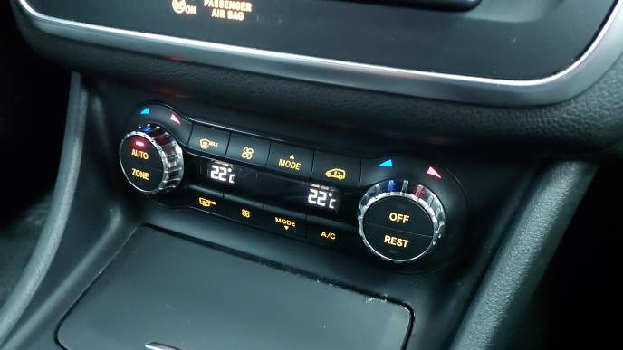 MERCEDES-BENZ CLA 200 CDI SB AMG LINE