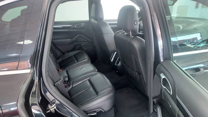 PORSCHE CAYENNE 3.0 TD