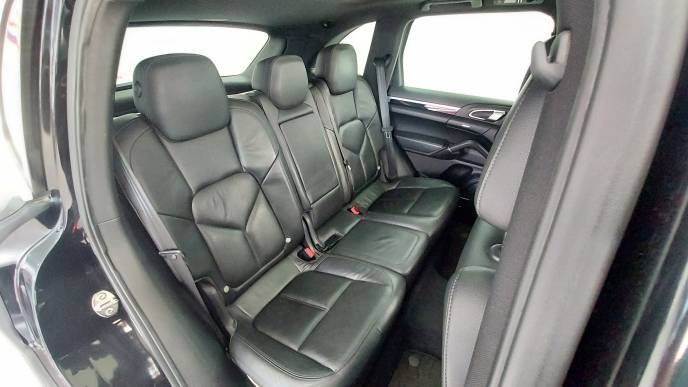 PORSCHE CAYENNE 3.0 TD