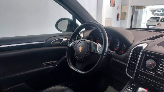 PORSCHE CAYENNE 3.0 TD