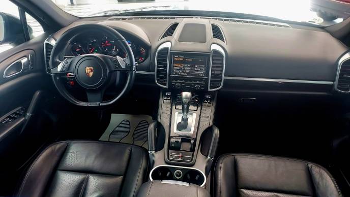PORSCHE CAYENNE 3.0 TD