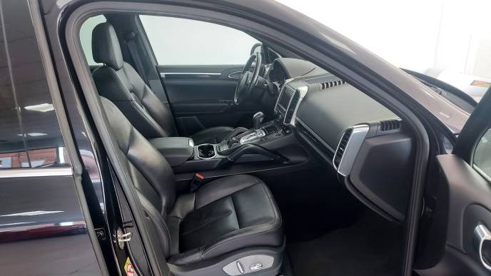 PORSCHE CAYENNE 3.0 TD