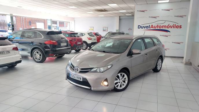 TOYOTA AURIS TOURING 90D
