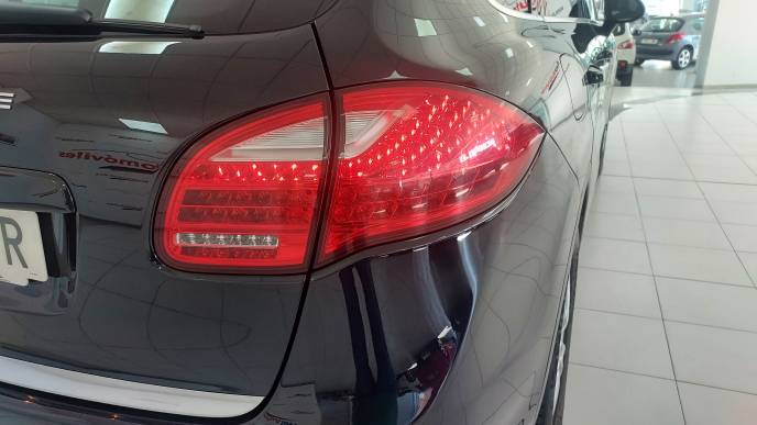 PORSCHE CAYENNE 3.0 TD