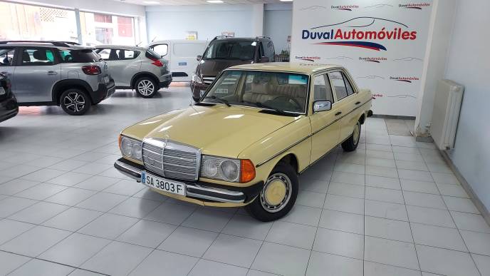 MERCEDES-BENZ 220D