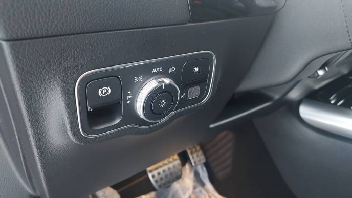 MERCEDES-BENZ GLA 200d AMG LINE
