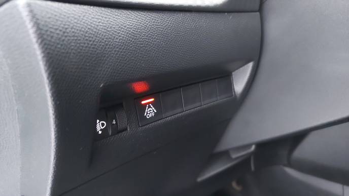 PEUGEOT 208 BLUEHDI 100