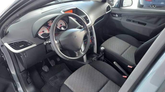 PEUGEOT 207 SPORT HDI