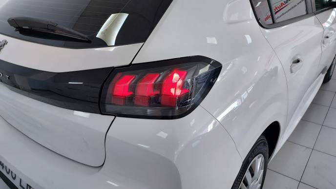 PEUGEOT 208 BLUEHDI 100