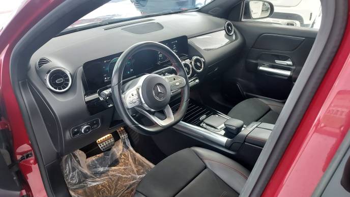 MERCEDES-BENZ GLA 200d AMG LINE