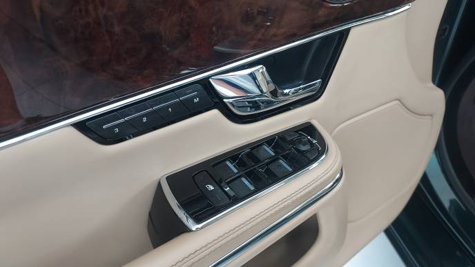 JAGUAR XJ 30 V6D