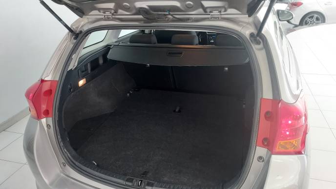 TOYOTA AURIS TOURING 90D