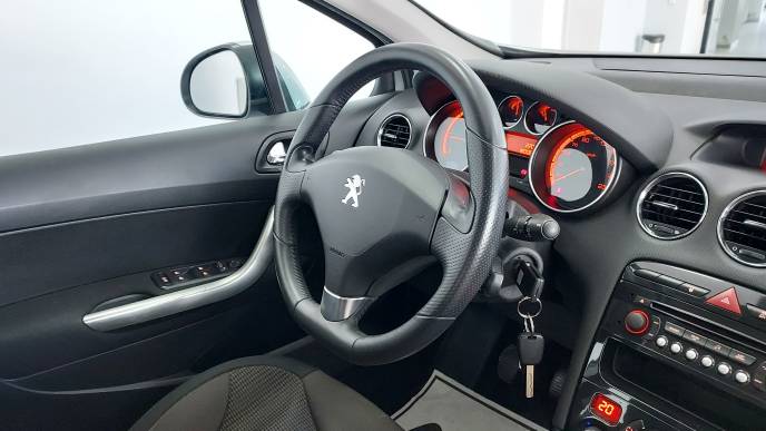 PEUGEOT 308 1.6 HDI