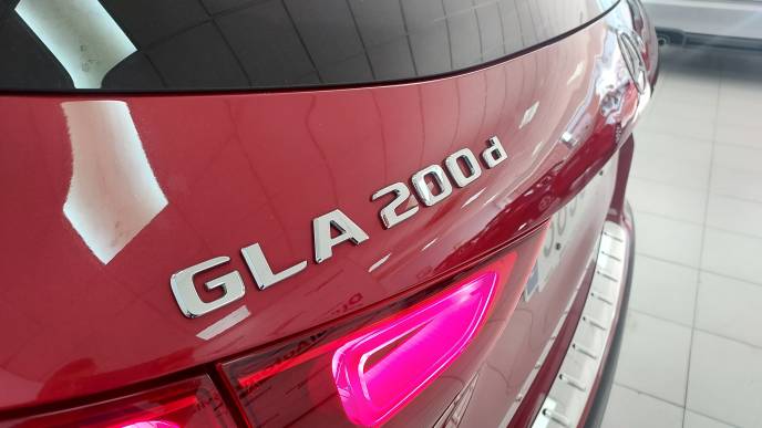 MERCEDES-BENZ GLA 200d AMG LINE