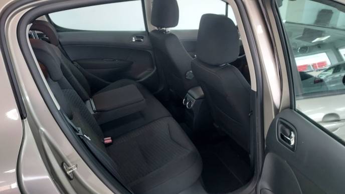 PEUGEOT 308 2.0 HDI 