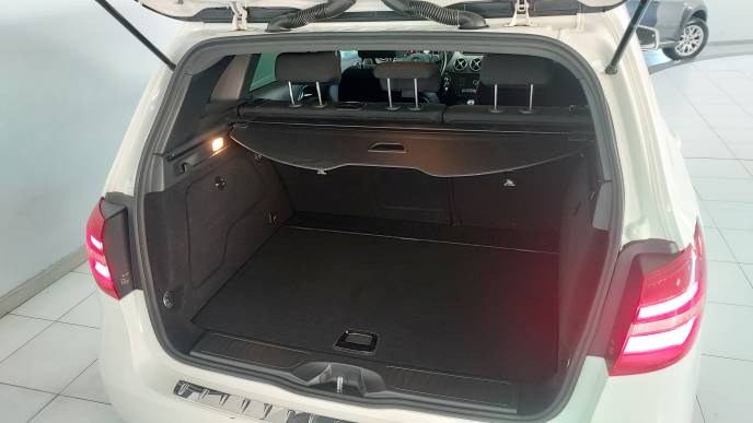 MERCEDES-BENZ B 180D