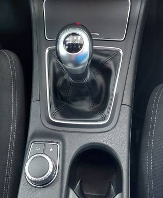 MERCEDES-BENZ B 180D