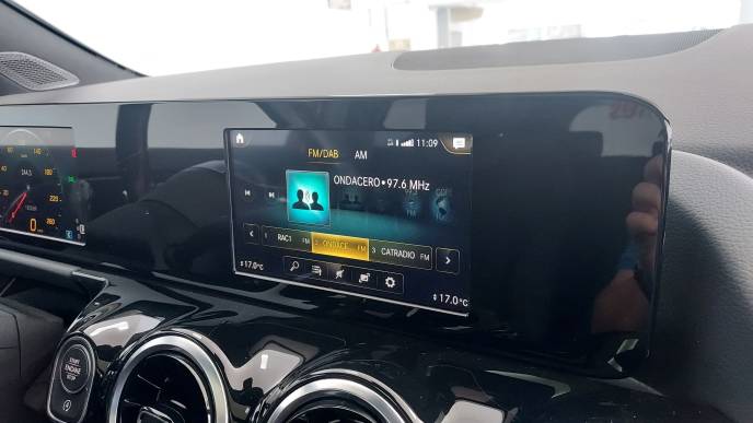 MERCEDES-BENZ GLA 200d AMG LINE