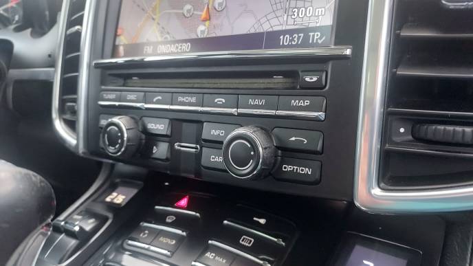 PORSCHE CAYENNE 3.0 TD