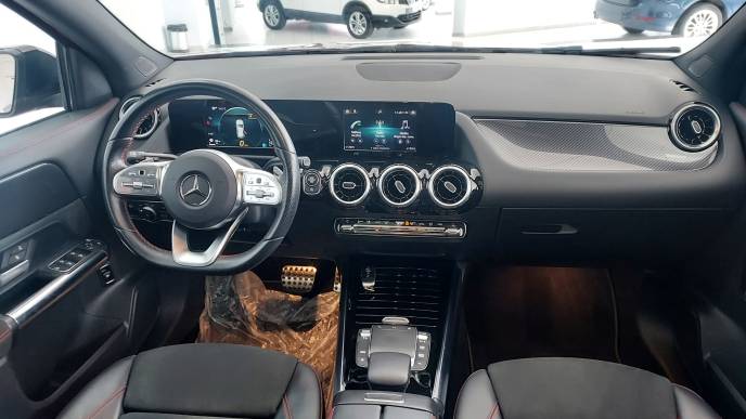 MERCEDES-BENZ GLA 200d AMG LINE