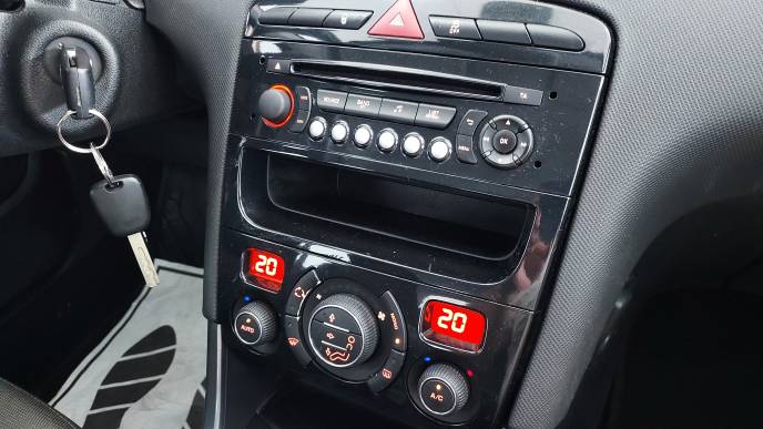 PEUGEOT 308 1.6 HDI