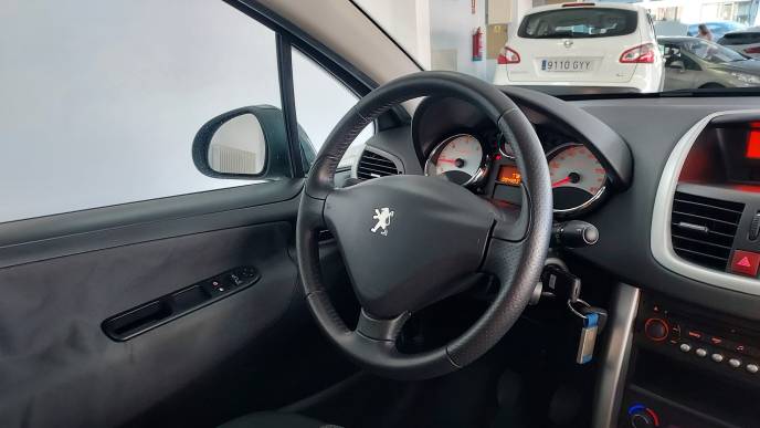 PEUGEOT 207 SPORT HDI