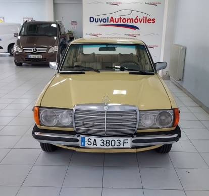 MERCEDES-BENZ 220D