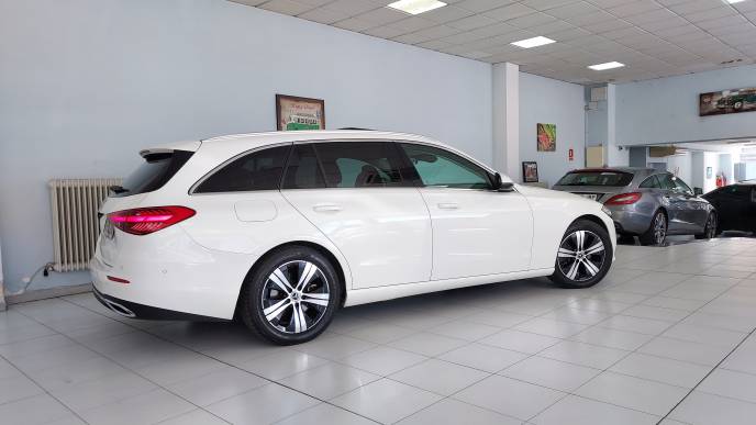 MERCEDES-BENZ C220d ESTATE