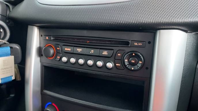 PEUGEOT 207 SPORT HDI