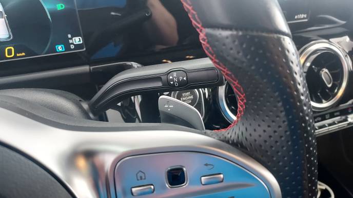 MERCEDES-BENZ GLA 200d AMG LINE