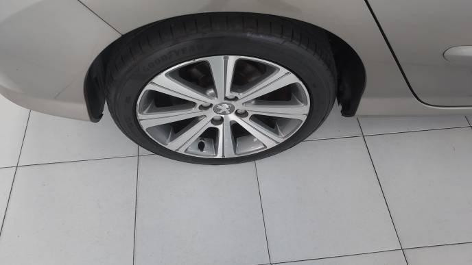 PEUGEOT 308 2.0 HDI 