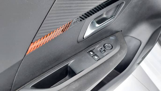PEUGEOT 208 BLUEHDI 100