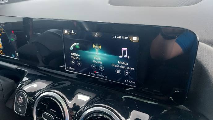 MERCEDES-BENZ GLA 200d AMG LINE