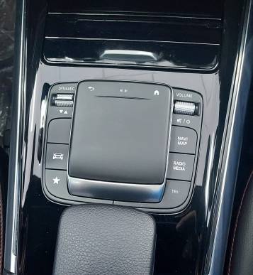 MERCEDES-BENZ GLA 200d AMG LINE
