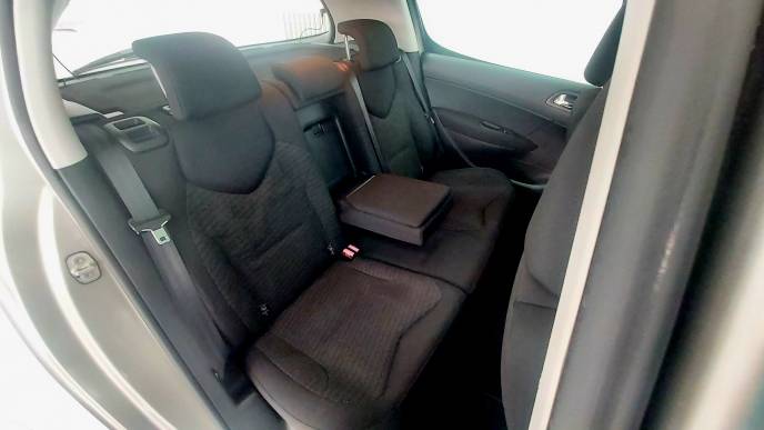 PEUGEOT 308 2.0 HDI 