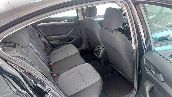 VOLKSWAGEN PASSAT 1.6 TDI 120