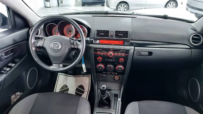 MAZDA MAZDA3
