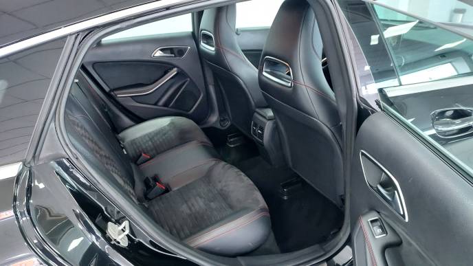 MERCEDES-BENZ CLA 200 CDI SB AMG LINE