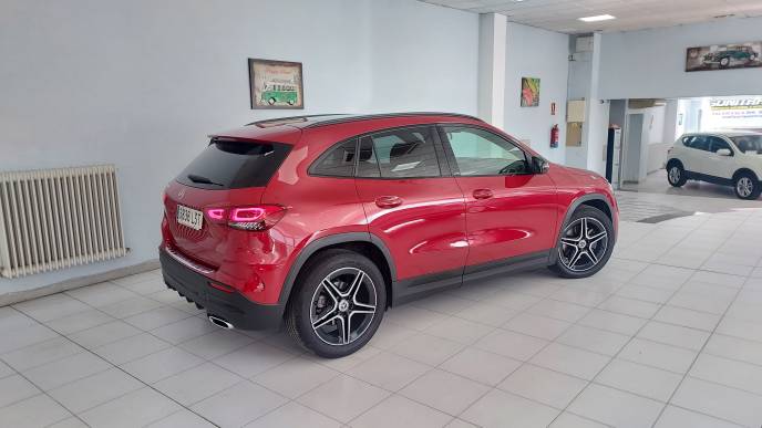 MERCEDES-BENZ GLA 200d AMG LINE