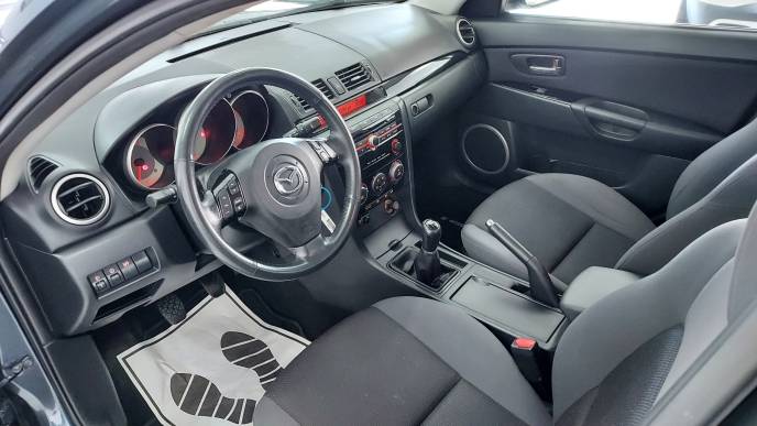 MAZDA MAZDA3