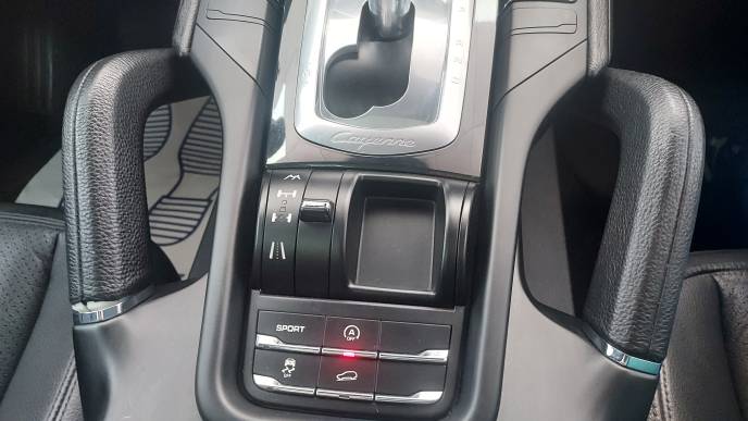 PORSCHE CAYENNE 3.0 TD