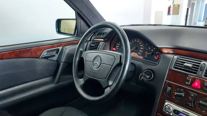 MERCEDES-BENZ E 290 TD ESTATE