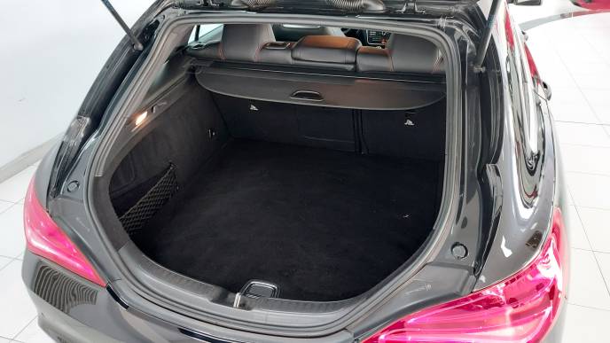 MERCEDES-BENZ CLA 200 CDI SB AMG LINE